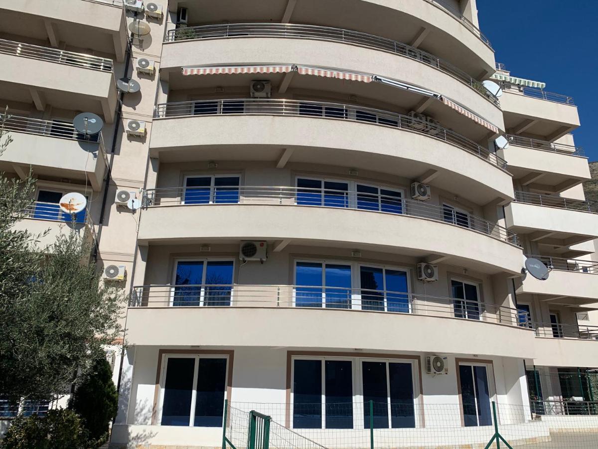 Apartment Liza Petrovac Eksteriør billede