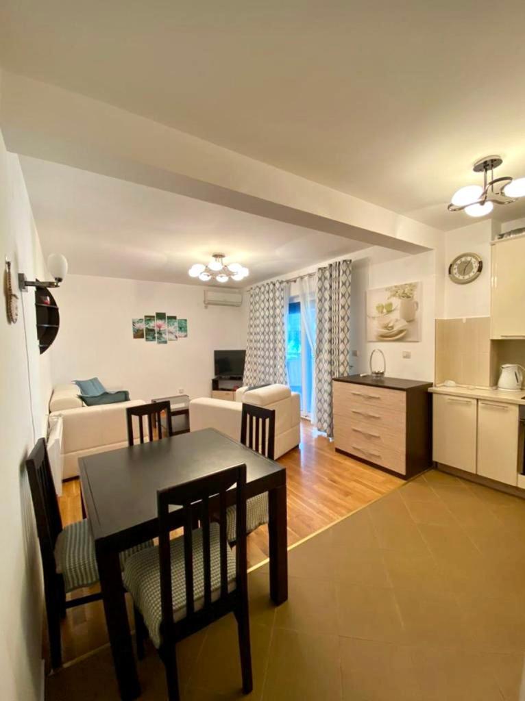 Apartment Liza Petrovac Eksteriør billede