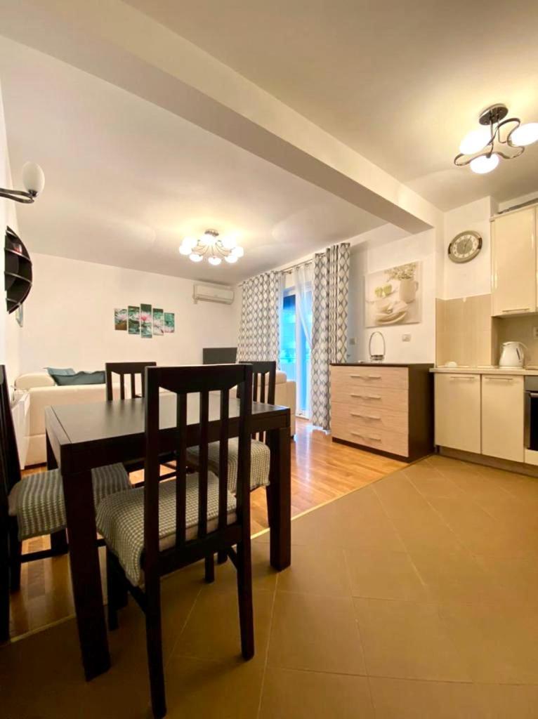 Apartment Liza Petrovac Eksteriør billede